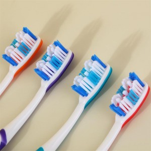 Ручная зубная щетка с выцветающими мягкими щетинками