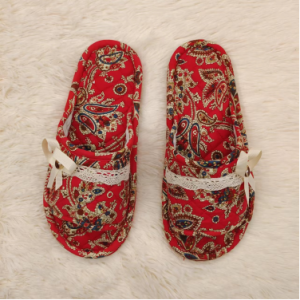 Asiatiese klassieke styl mode en fancy dames binnenshuise pantoffels tekstiel boonste stiksel buitesool styl.