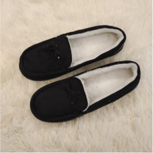 क्लासिक आरामदायक और फैंसी पुरुषों के इनडोर मोकासिन जूते कपसोल आउटसोल शैली।