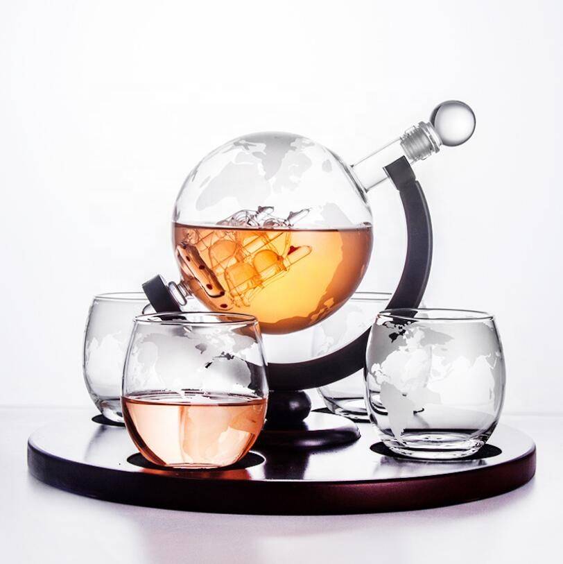Amazon Hot Selling Handmade Etched world globe wine whiskey liquor decanter glass globe whiskey decanter set