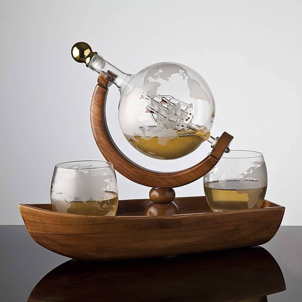 Hot sales High Borosilicate 850ml Globe Shaped Glass Whiskey Decanter Wine Bottle Set