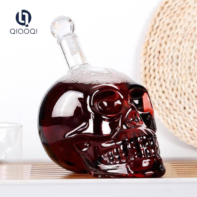 Skull shape design glass wine decanter with cork