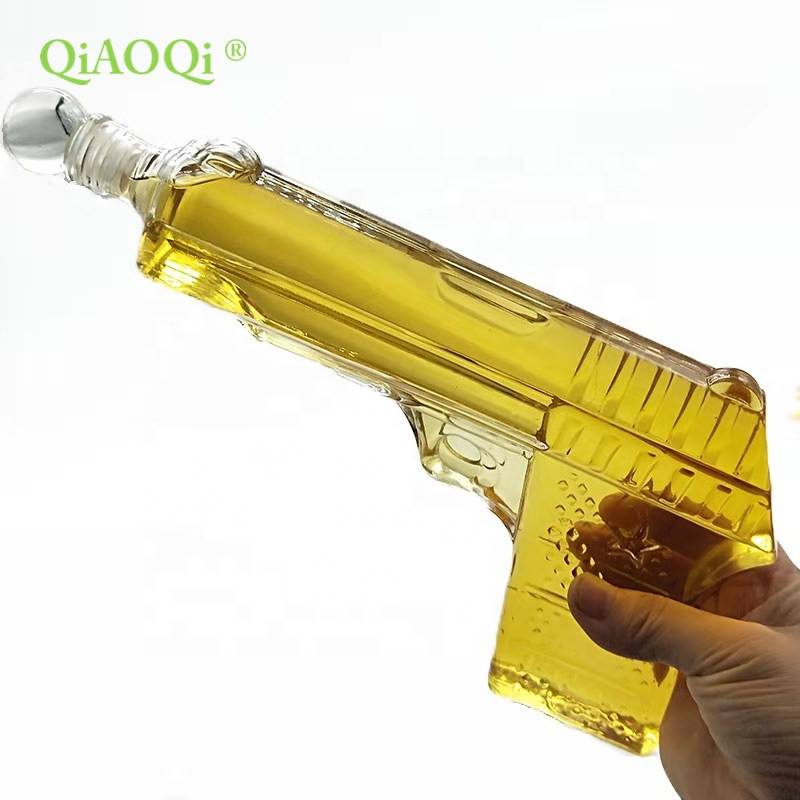 QiAOQi 2019 Hot Sale 500ml Pistol Shaped Whiskey Glass Bottle Wholesale Clear Gun Shape Glass Decanter Glass Ginseng Wine
