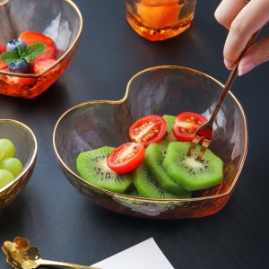 Customize Hot selling European style Crystal salad glass bowl heart shape glass bowl with gold rim