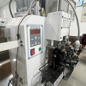 BX-240 Безшумна високоскоростна машина за оголване и усукване