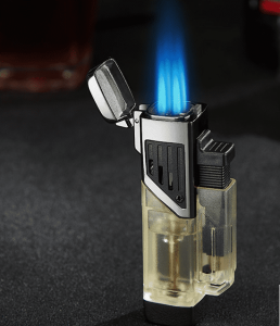 Novou viditelnou plynovou mikro stříkací pistoli se čtyřmi tryskami lze přímo nabíjet větruodolným zapalovačem pro zapalování doutníků, moxování a kadidlo odpuzující komáry