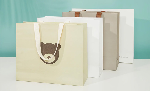 Using Paper Bags with Handles as an Eco-Friendly Packaging Solution