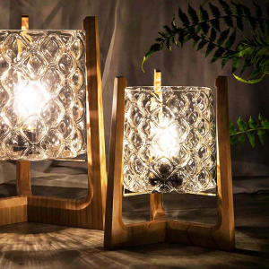 QRF Best Sales מנורת שולחן עם מסגרת עץ המופעלת באמצעות סוללה