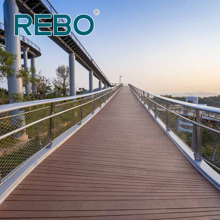 Dyshemeja e jashtme REBO Bamboo: Një zgjedhje e mirë për hapësirat e jashtme Imazhi i veçuar