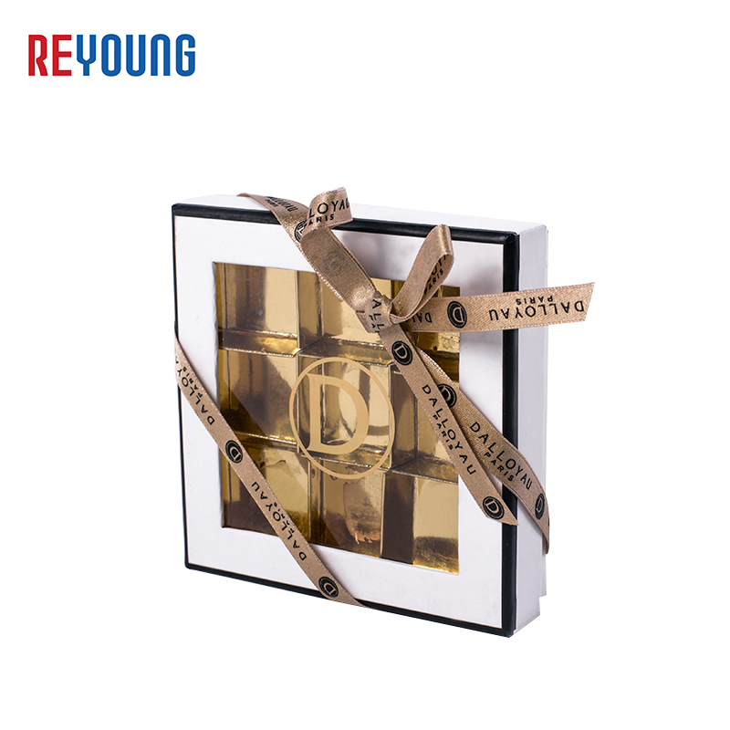 උසස් තත්ත්වයේ කඩදාසි Pvc කවුළුව Ferrero Rocher Chocolate Box විශේෂාංගී රූපය