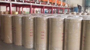 Engros Fabrik direkte salg OPP BOPP selvklæbende pakningstape Jumbo Roll Kina Billig pris Høj kvalitet