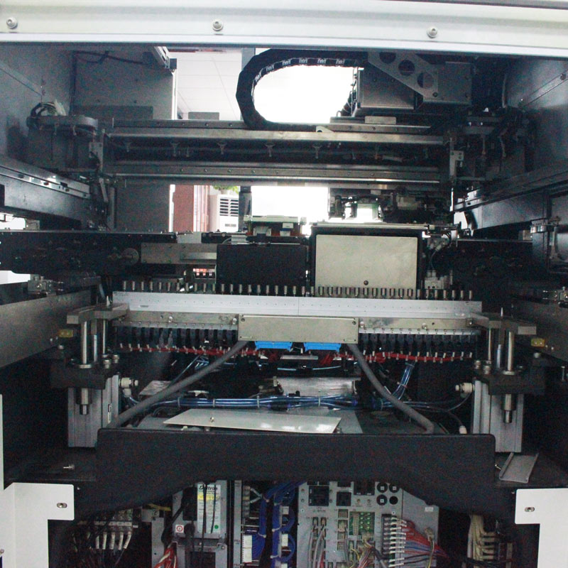 JUKI KE-2080M SMT प्लेसमेंट, चिप माउंटर, पिक आणि प्लेस मशीन, वापरलेली SMT उपकरणे
