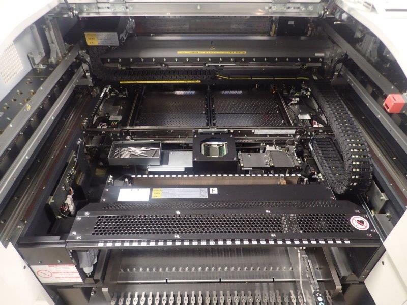 Panasonic NPM-W2 मॉड्युलर हाय स्पीड प्लेसमेंट मशीन, चिप माउंटर, पिक आणि प्लेस मशीन, नवीन/ वापरलेली एसएमटी मशीन
