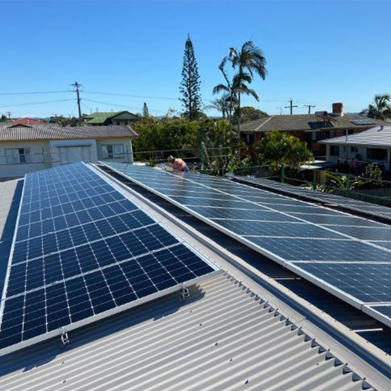 19,8 კვტ მზის სისტემა აშენდა კვინლენდში, ავსტრალია, მზის ენერგიის კაბელის გამოყენებით PV1-F 1x4mm2 და 1000V IP67 მზის კონექტორი MC4 Risin Energy Co. Ltd.-ისგან.