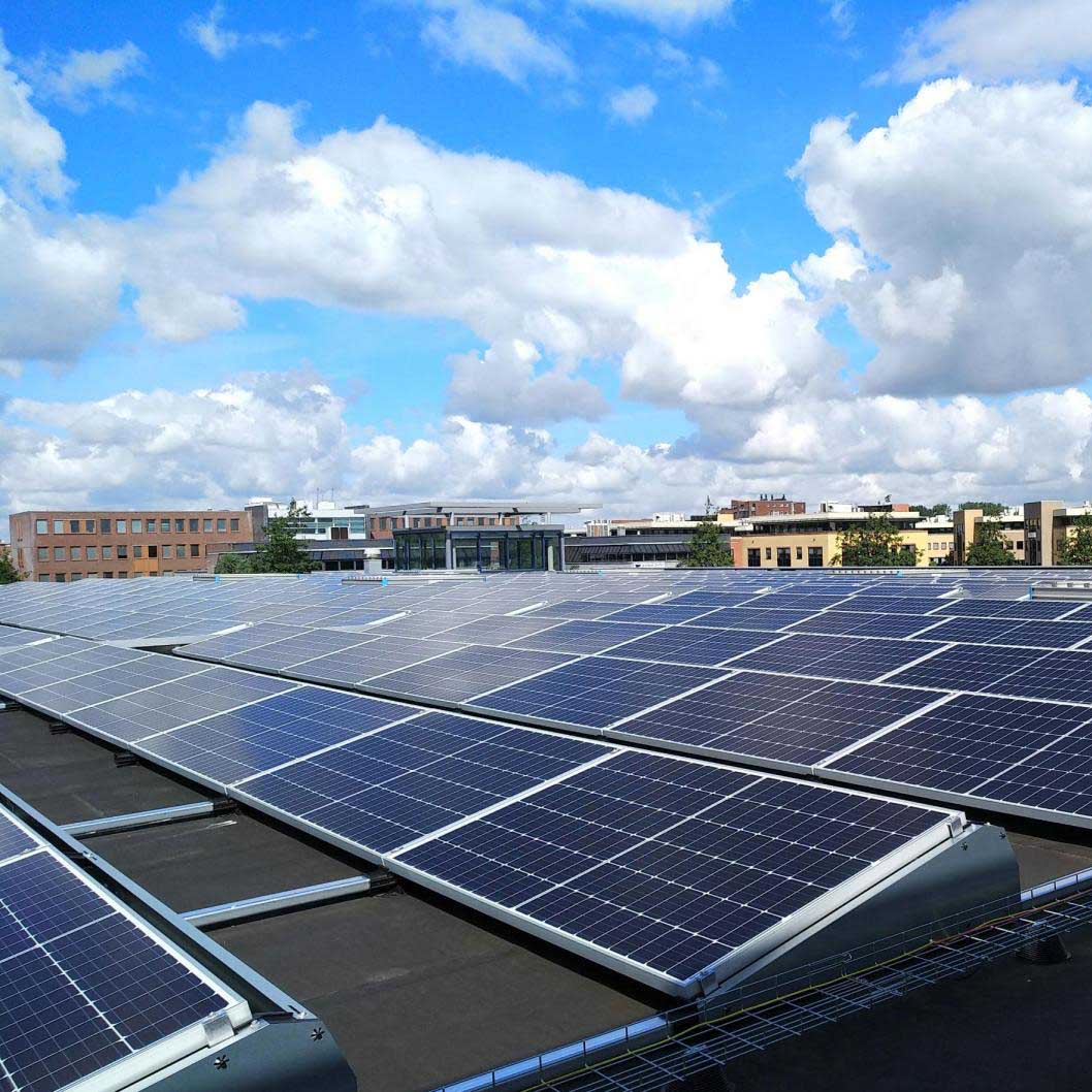 हमने हॉलैंड में 200 किलोवाट सौर परियोजना के लिए ग्राहक के साथ एक बड़ी साझेदारी की है