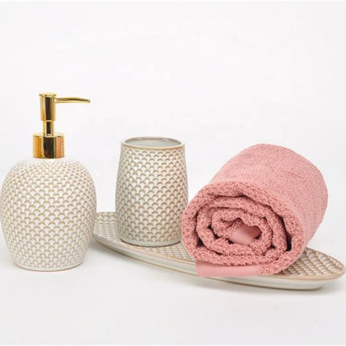 Hotel Personalized Showers Handmade Porcelain Luxury Bathroom Accessories Sets