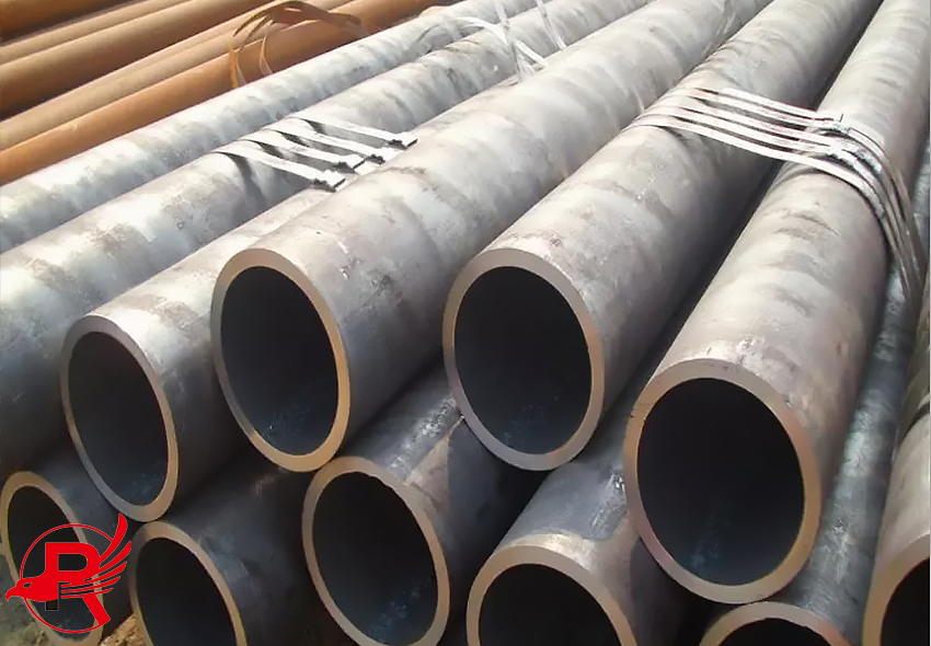 熱間圧延継目無管の製造 – Royal Steel Group