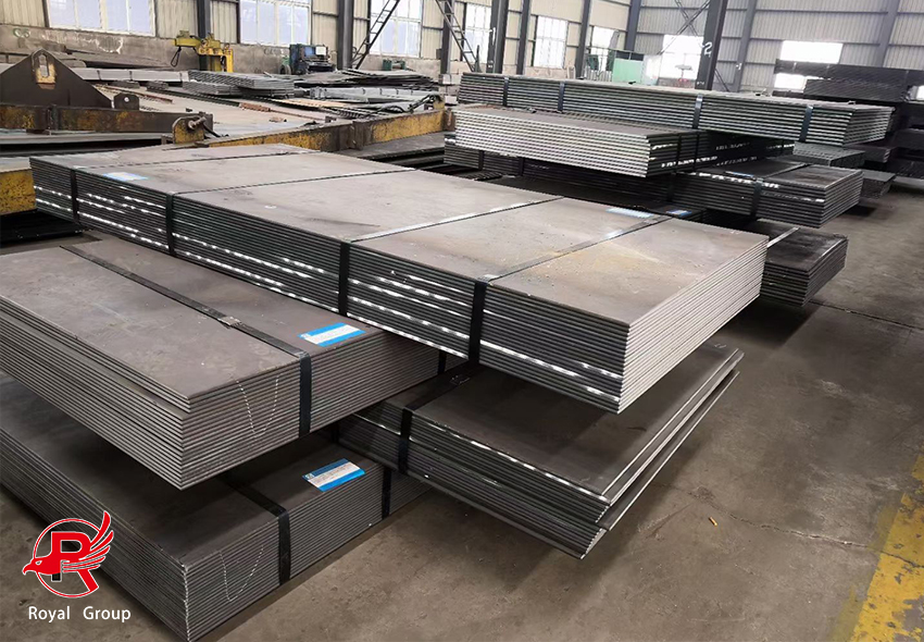 Royal Steel Group: SUMMUS Manufacturer of High-Quality Steel rudentis et Plates