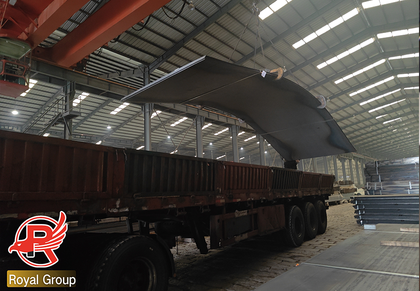 Lliurament puntual de làmines d'acer d'alta qualitat: el compromís de Tianjin Royal Steel Group amb l'excel·lència