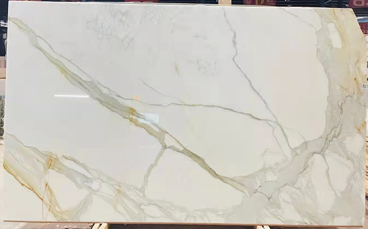 Bòidhchead geal calacatta oro marmor òir airson leacan balla seòmar-ionnlaid