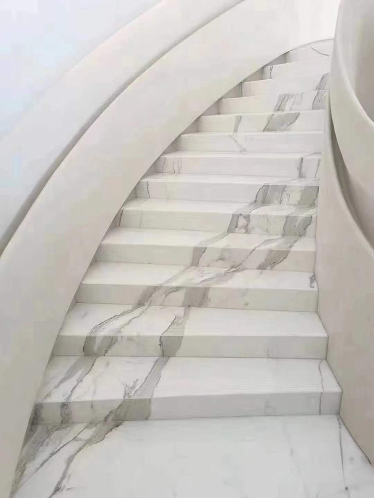 Luxury yemazuva ano imba staircase calacatta chena marble masitepisi dhizaini
