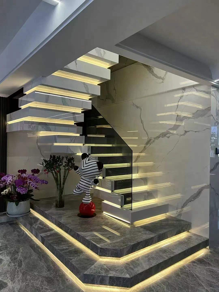 Méwah modern tangga imah calacatta desain tangga marmer bodas