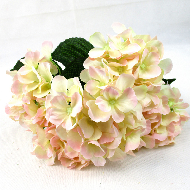 Штучні шовкові квіти для центрального квіткового декору весілля