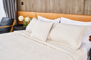 سعر تنافسي ثابت أفضل جودة لحاف لحاف سرير من الألياف الدقيقة الناعمة لجميع المواسم مقاس كوين