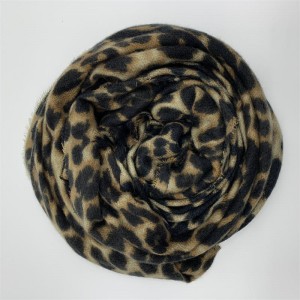 Custom Leopard Print Fabric Lady Winter Acrylic Scarf