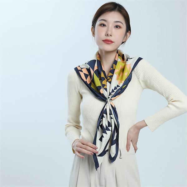 European and American 90*90cm Square Heavy Silk Twill Lady’s Shawls Featured Image