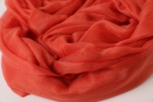 2023 ຄຸນະພາບສູງ Super soft light weight cashmere shawl 300s solid plain woven ring women cashmere scarf wrap stoles