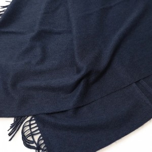 ໂຮງງານຂາຍຍົກສີທໍາມະດາ PURE cashmere throw Blanket with tassel
