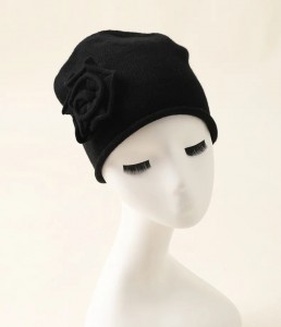 Kadın kaşmir bere kış şapkaları özel tasarımcı Örme bennie şapkaları ile özel logo