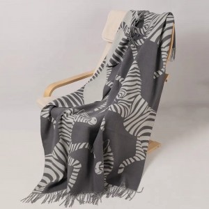 Animal zebra jacquard winter 100% Wool Blanket ผ้าห่มขนแกะทอนุ่มหรูหราขนาดคิงไซส์