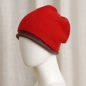 Topi musim dingin kasmir multi warna sing digulung nganggo topi rajutan beanie kanthi logo khusus