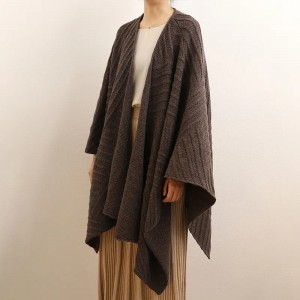 pasadyang mga babaeng taglamig na mainit na niniting na lana poncho solid na kulay luxury soft ladies fashion eleganteng 100% wool cape shawl