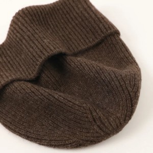 50٪ صوف الياك 50٪ قبعات شتوية من الصوف شعار مخصص بلون عادي للسيدات أزياء فاخرة لطيفة دافئة منسوجة بأصفاد قبعة صغيرة