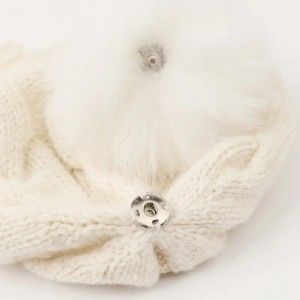 Özel kablo tasarımı örme kış şapka kadın sıcak tilki kürk ponpon bere ile nakış logosu