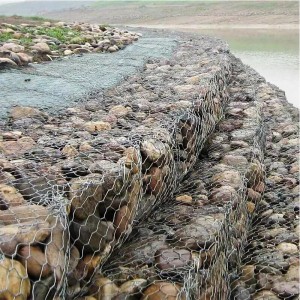 Gabionska škatla - popravilo rečnega kanala iz železne žice