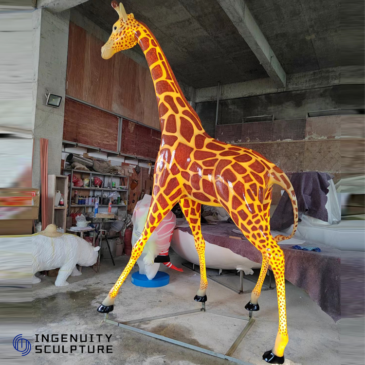 4 meters tall giraffe luminous fiberglass statue custom