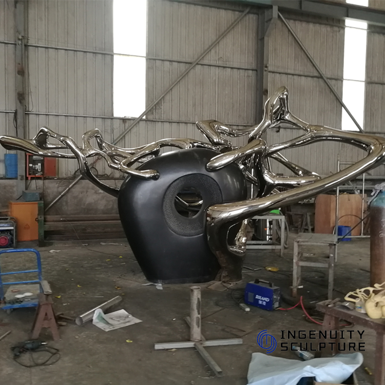 Customized stainless steel sculpture works for artists
