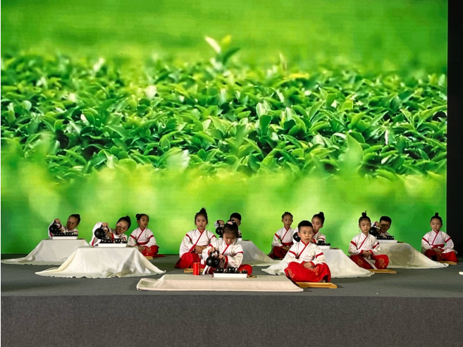 31 de întreprinderi de ceai din Yibin au participat la cea de-a 11-a expoziție a ceaiului din Sichuan