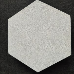 Akustisko mākoņu griestu paneļi – Hexagon
