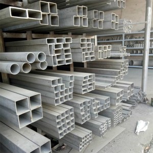 Mababang Presyo ng Rectangle Pipe Square Welded Carbon Carbon Steel Pipe At Tubes