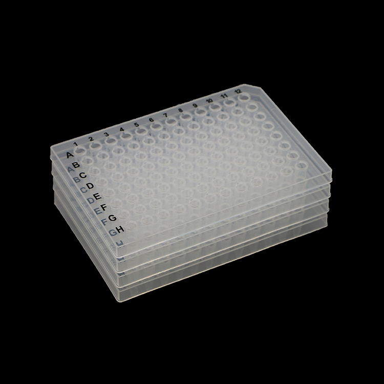 96 iedobju 0,2 ml caurspīdīga PCR plāksne ar pusloku