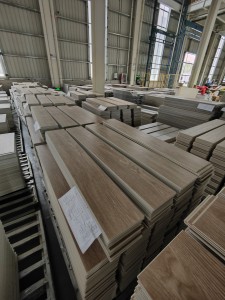 Vinil Ikklikkja Lock Flooring Madum Plank Riġidu Core Interlock SPC Floor Lussu Vinyl Plank Flooring Għal Ġewwa Dar