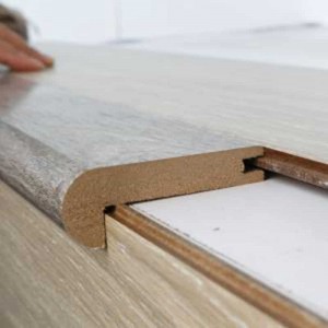 නව පැමිණීම පහසු ස්ථාපනය Skirting with coated OEM ODM Customized Flooring Skirting Board