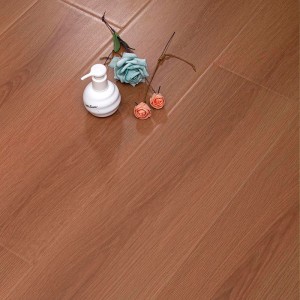 Saksamaal toodetud puitplast rõdu laminaatpõrandakatete põrandakate puitplaat käsitsi kraabitud tiikpuu