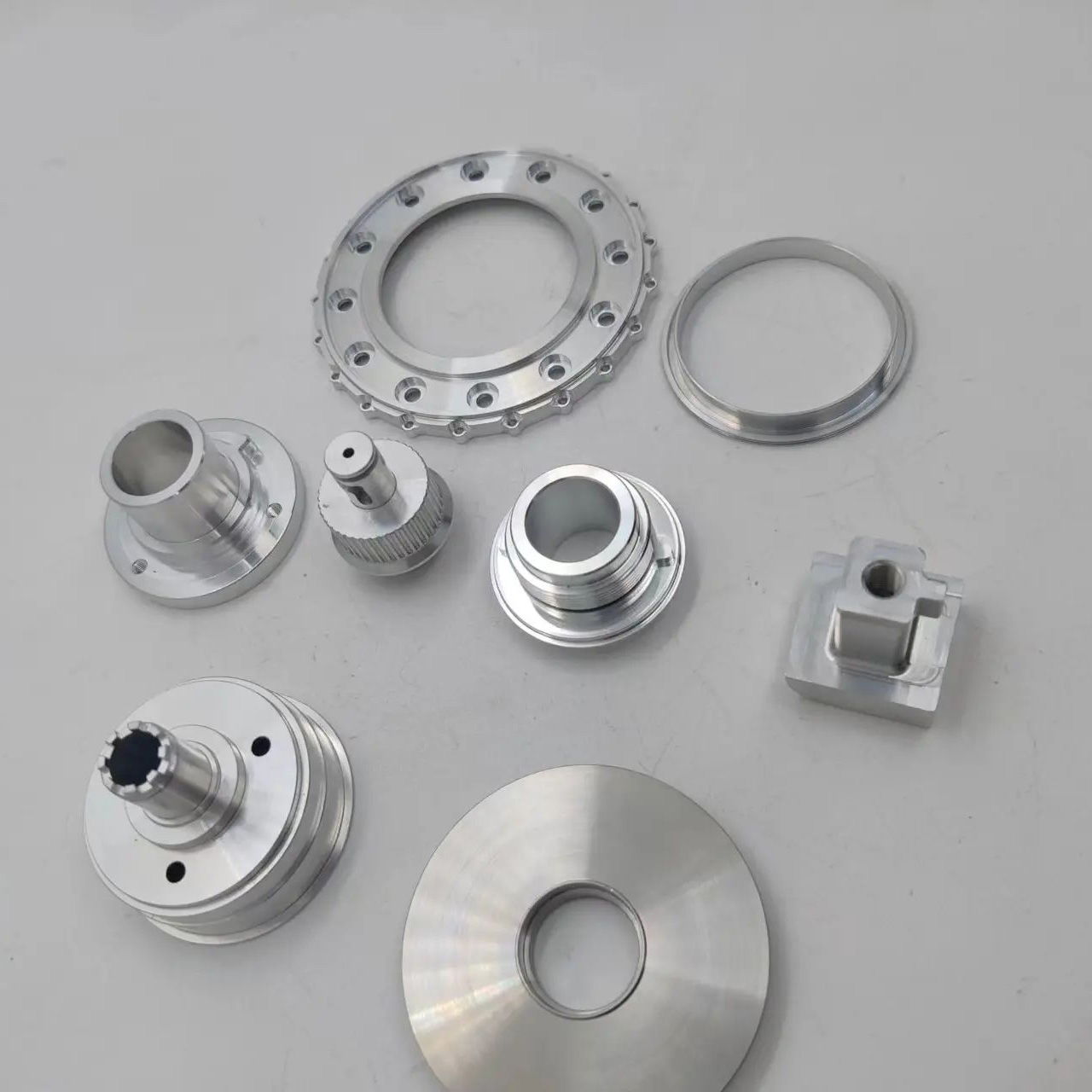 Precision OEM Custom Metal Milling ບໍລິການຫັນ Aluminum CNC Machining Part ຮູບພາບທີ່ໂດດເດັ່ນ