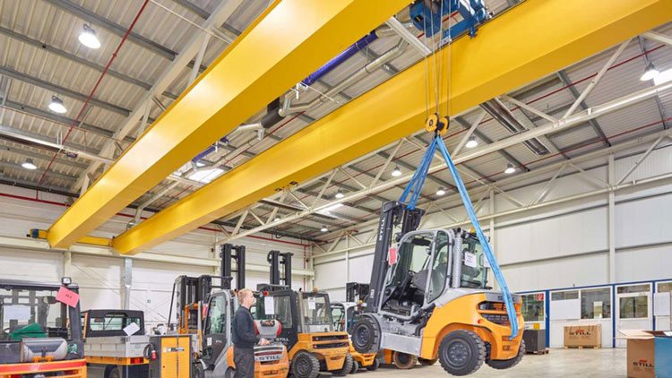 double gantry crane used in automotive manufacturing